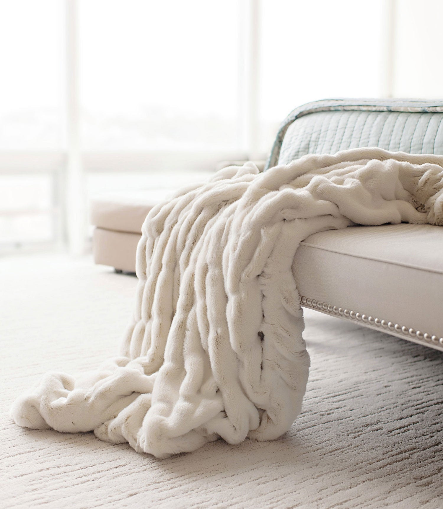 White fur throw online blanket